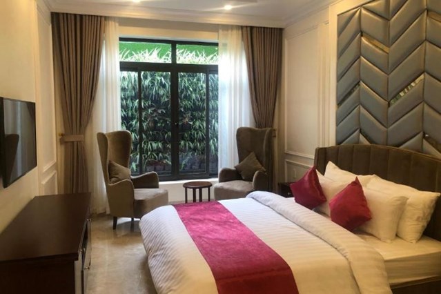 Căn Hộ Nhìn Ra Hồ Bơi